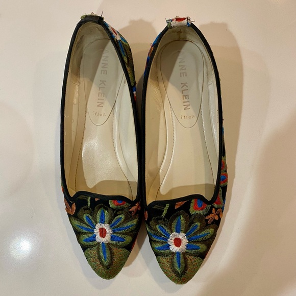 Anne Klein embroidered ballet flats size 6 - Picture 2 of 10
